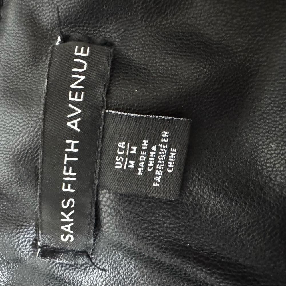 Saks Fifth Avenue minimalist, grunge, whimsical Goth Sleek Black Leggings - Picture 3 of 7
